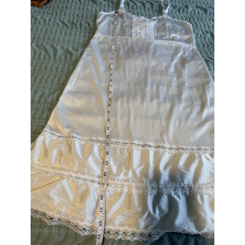 Vintage Nightgown Slip White Lace 14.5 (M) Nylon Made in USA Bridal TradWife - Picture 8 of 8
